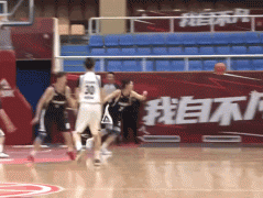 女篮孙丽被垫脚受伤 队友炮轰WCBA（最新新闻热搜